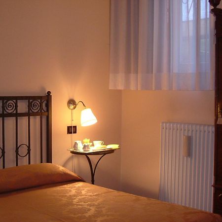 פררה Hotel De Prati מראה חיצוני תמונה