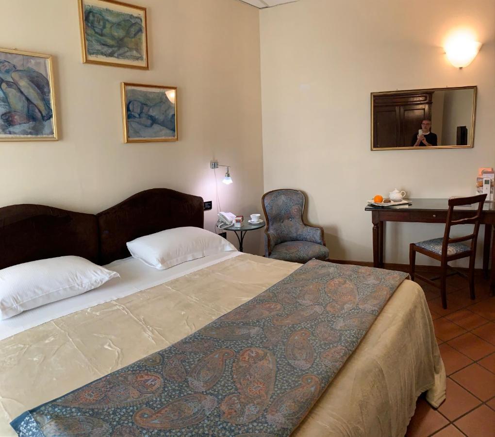 פררה Hotel De Prati מראה חיצוני תמונה